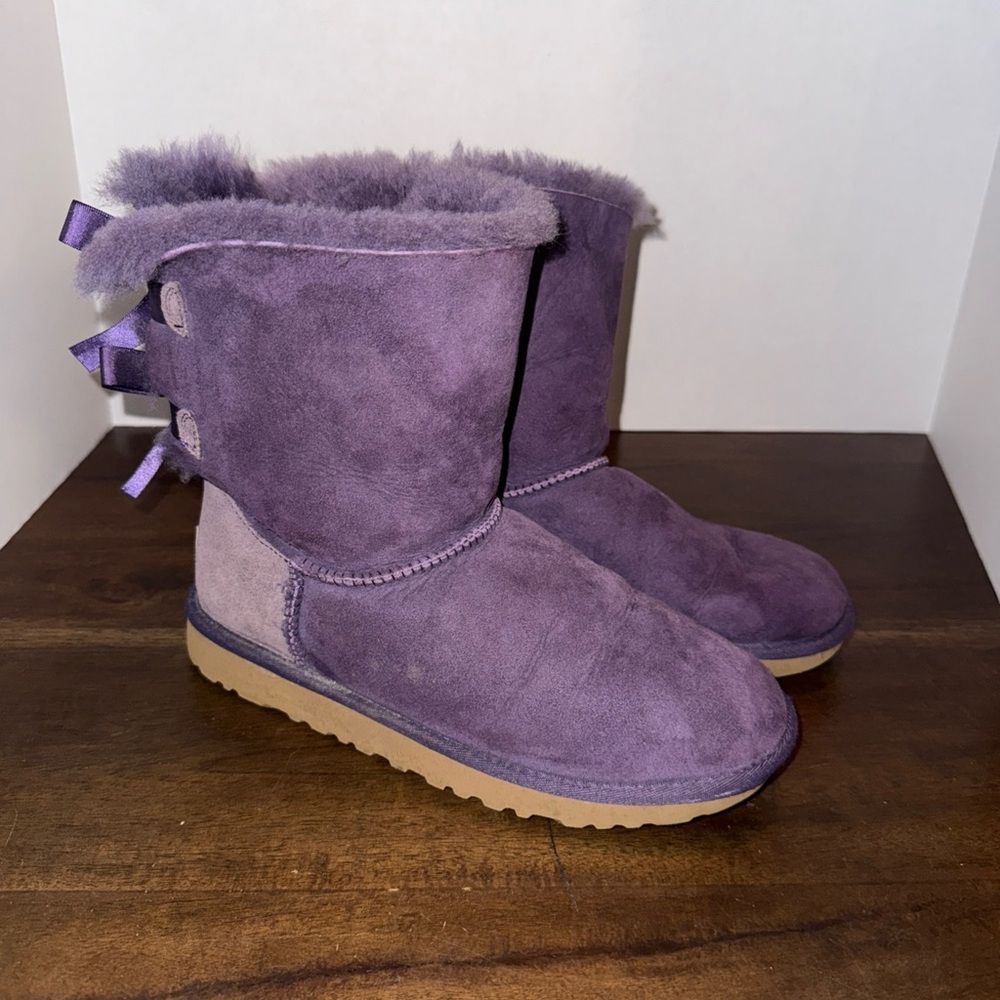 UGG AUSTRALIA 8" BAILEY BOW II PURPLE SHEEPSKIN BOOTS WOMEN'S Size 6 3280Y